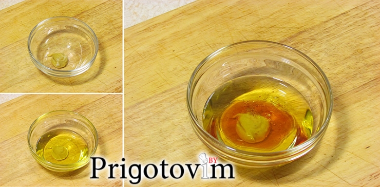 Добавление оливкового масла винного уксуса и горчицы шаг 1